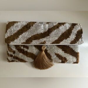 Unique, Les-Ottomans Zebra Stripe Clutch with Tassel - Brown & cream